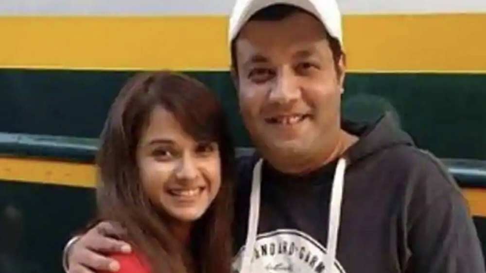 এই সংস্থার কর্মী হিসেবে দিশা ডিল করতেন বিনোদন জগতের তারকাদের সঙ্গে। কাজ করেছেন বরুণ শাহ, ভারতী সিংহ, রিয়া চক্রবর্তী এবং কিছু সময়ের জন্য ঐশ্বর্যা রাই বচ্চনের সঙ্গেও।