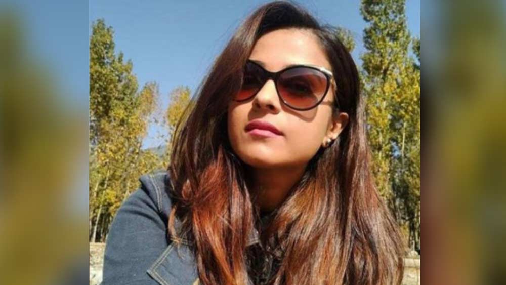 গত ৮ এবং ৯ জুনের সন্ধিক্ষণে রহস্যমৃত্যু হয় দিশার। পুলিশ সূত্রে জানা যায়, মুম্বইয়ের মালাডের একটি বহুতল থেকে পড়ে গিয়ে মৃত্যু হয় তাঁর।