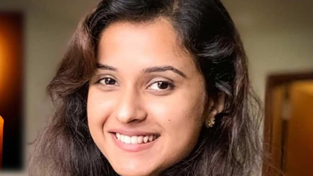 খবর পেয়ে ঘটনাস্থলে পুলিশ পৌঁছয় রাত আড়াইটে নাগাদ। সে সময় খোলা রাস্তায় রক্তের স্রোতে পড়েছিলেন দিশা। হাসপাতালে নিয়ে যাওয়া হলে তাঁকে মৃত বলে ঘোষণা করা হয়।