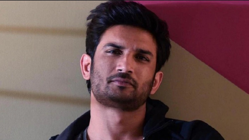 রাতের আকাশ দেখতে বরাবরই ভালবাসতেন সুশান্ত। তার জন্য মস্ত বড় টেলিস্কোপও বসিয়েছিলেন বাড়িতে। কিন্তু এর পাশাপাশি আরও কিছু ইচ্ছে ছিল তাঁর, যেগুলিকে নিয়ে ‘বাকেট লিস্ট’ বানিয়েছিলেন তিনি। তাতে কৈলাসে গিয়ে ধ্যান করা থেকে ট্রেনে চেপে ইউরোপ ঘোরা, ছিল অনেক কিছুই।