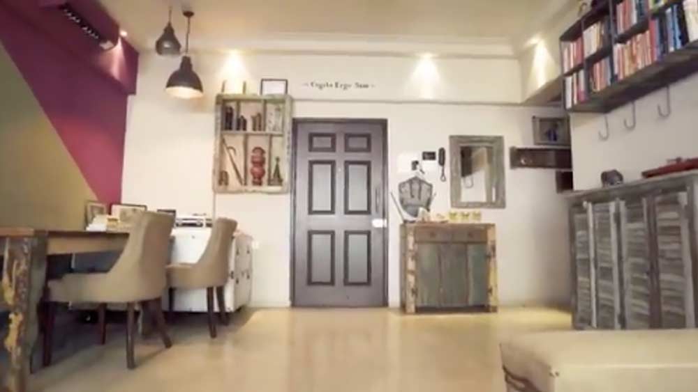 অল্প কিন্তু রুচিসম্মত জিনিস দিয়ে ঘর সাজাতে পছন্দ করতেন তিনি। প্রচুর আসবাবে ঠাসা ঘরের বদলে ভালবাসতেন ছিমছাম ও প্রশস্ত সৌন্দর্য।