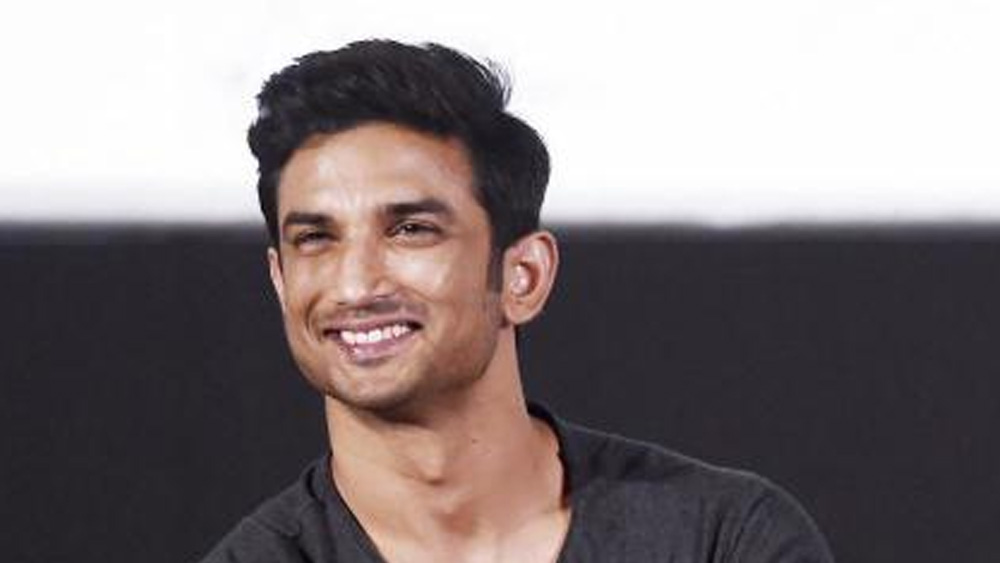 ১৯৬২-র ভারত-চিন যুদ্ধের উপর‘রাইফেলম্যান’ ছবিতে অভিনয় করার কথা ছিল সুশান্তের। মহাবীরচক্র সম্মানে ভূষিতযশবন্ত সিংহের চরিত্রটি পর্দায় তুলে ধরার দায়িত্ব ছিল সুশান্তের। তাঁর প্রয়াণেআপাতত ছবিটি বিশ বাঁও জলে।