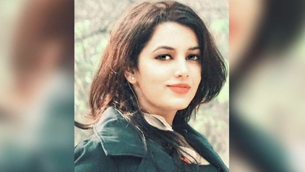 ধীরে ধীরে মনের জোরে সব প্রতিবন্ধকতা দূর করেন তিনি। তাঁর কথায়, মনের জোরে দুর্বলতা দূর করেই সাফল্য পেয়েছেন। প্রশিক্ষণ পর্বের শেষে দেখা যায়, সারা ভারতে প্রশিক্ষণরত মহিলা সেনা অফিসারদের মধ্যে তিনি আছেন প্রথম সারিতেই।