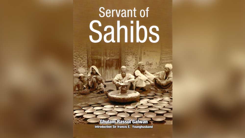 আত্মজীবনী ‘সার্ভেন্ট অব সাহিবস’ বইতে একাধিক রোমহর্ষক অভিযানের কথা লিখেছেন গুলাম রসুল গলওয়ান। হিমালয়ের, তিব্বত বা ইয়ারখন্দে নানা অভিযানে যোগ দিয়েছিলেন গুলাম রসুল। তারই নানা কাহিনি ধরা রয়েছে ওই বইতে।