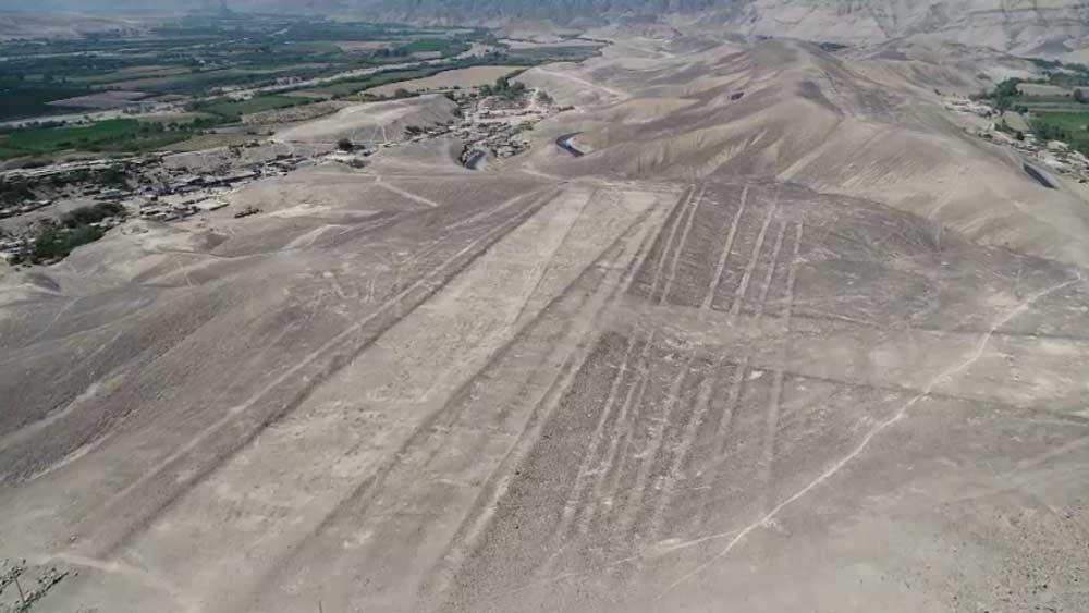 বিশেষজ্ঞরা রহস্য ভেদ করতে পারেননি, এ রকম তালিকায় উপরের দিকে রয়েছে পেরুর নাজকা লাইন।