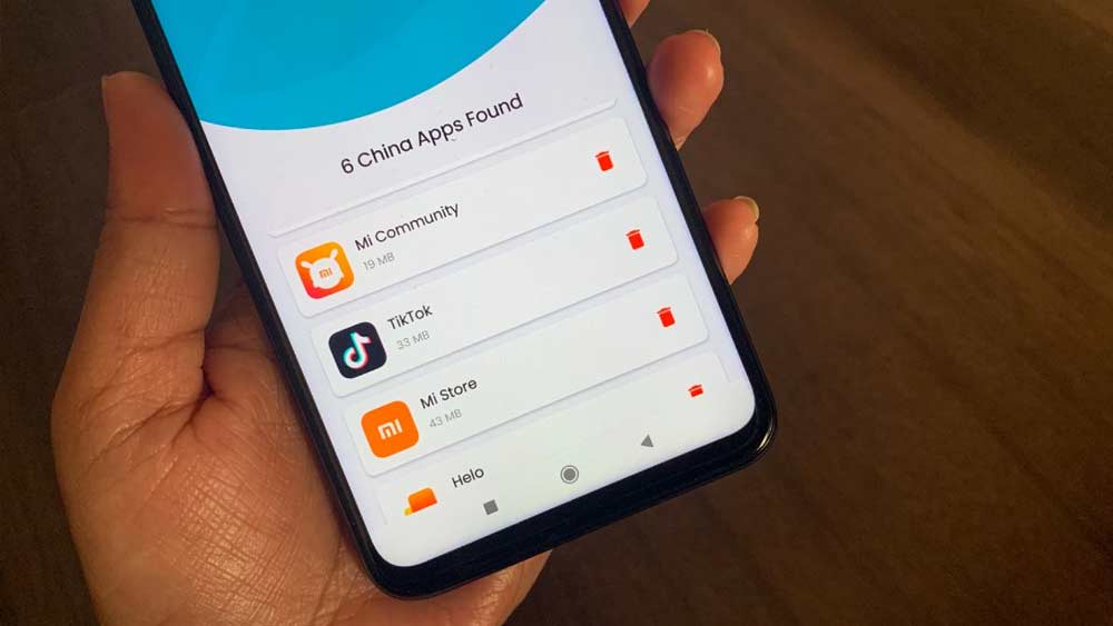 এ রকমই ৫২টি অ্যাপের ব্যবহার নিয়ে কেন্দ্রকে সতর্ক করল। ওই ৫২টি অ্যাপ চিনা সংস্থার তৈরি বা চিনের কোনও সংস্থার সঙ্গে সেই সব অ্যাপের কোন না কোনও সংযোগ রয়েছে।