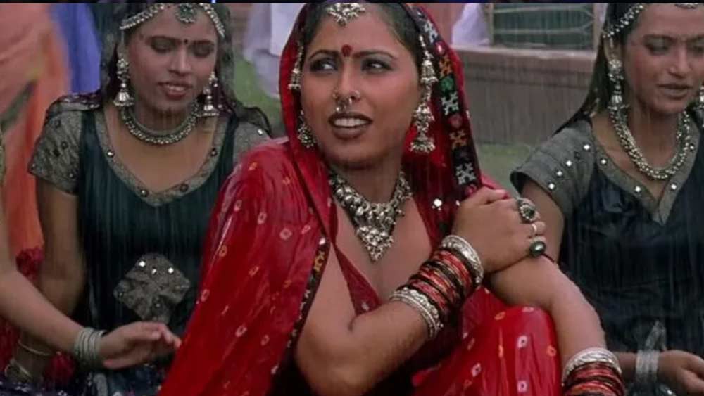 সেই শিল্পী আর কেউ নন, ফারাহ খান। নাচ দেখে তিনিই নিজেই গীতাকে তাঁর দলে যোগ দেওয়ার প্রস্তাব দেন। গীতাও পুরনো হিংসা ভুলে যোগ দেন সেখানে। ফারাহর জন্যই কুছ কুছ হোতা হ্যয় ছবির 'তুঝে ইয়াদ না মেরি আয়ি' গানটি কোরিওগ্রাফ করার সুযোগ পান গীতা। নিজে অভিনয়ও করেন।