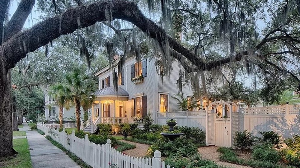 এক শহর থেকে অন্য শহরে বাসস্থান বদল করতে প্রাথমিক কিছু খরচ তো আছেই। সাভান্নাতে আসার বিষয়ে উৎসাহিত করতে বাসস্থান বদলের খরচ হিসাবে এই টাকা দেওয়া হবে বলেও জানানো হয়েছে।