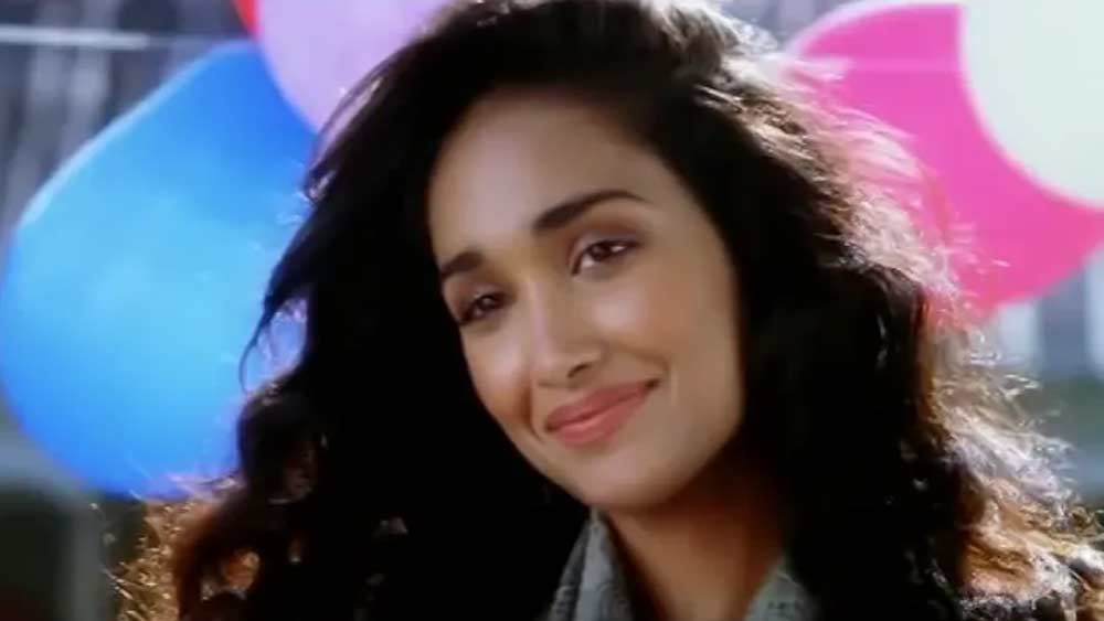 এই রহস্যময় মৃত্যু মিছিলে সবচেয়ে শেষ ঘটনা জিয়া খানের মৃত্যু। জুহুর ফ্ল্যাটে আত্মহত্যা করেছিলেন তিনি। সে সময় জিয়া ছিলেন অন্তঃসত্ত্বা। জীবনের সব চেয়ে সুখের মুহুর্তে এমন একটি পদক্ষেপ কেন নিয়েছিলেন জিয়া?