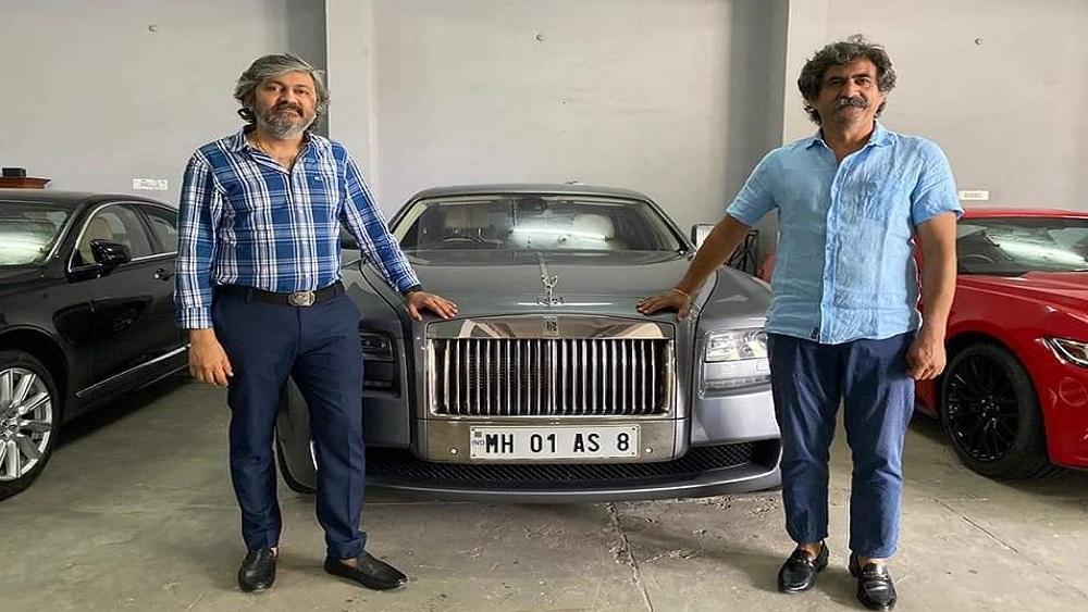 কিন্তু শুরুতে নীরব মোদীর এই রোল্‌স রয়েসের দামই উঠছিল না। কেউ কেউ গাড়ির দাম দিয়েছিলেন ৭৫ লক্ষ টাকা। কিন্তু শেষমেশ বাজিমাত করেন মনোজ শর্মা। দেড় কোটি টাকার বিনিময়ে গাড়িটি কিনতে আগ্রহ প্রকাশ করেন তিনি।