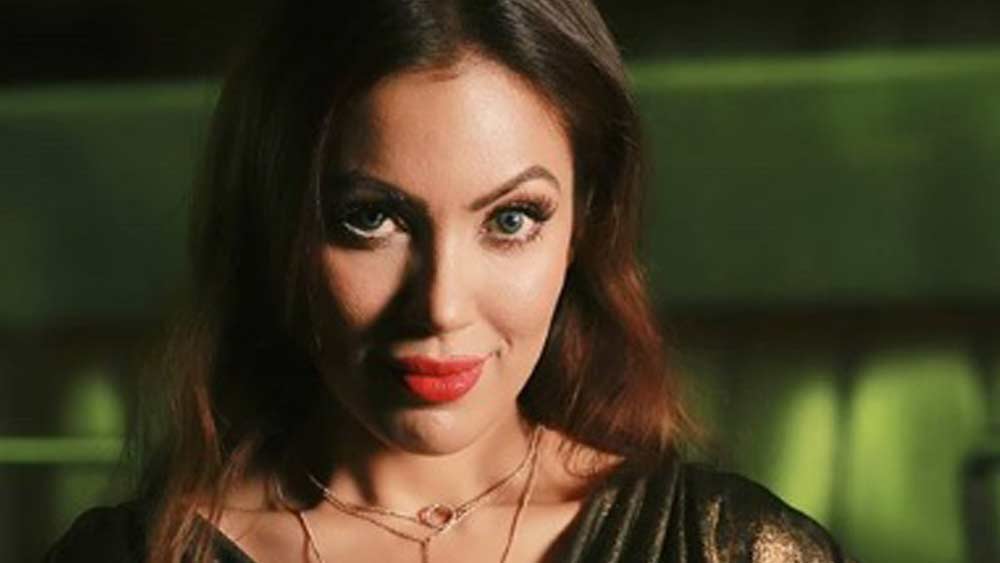 এই সিরিয়ালে অভিনয় করার সময়ই ২০০৫ সালে কমল হাসন ও মনীষা কৈরালা অভিনীত ‘মুম্বই এক্সপ্রেস’ ছবিতে পার্শ্বচরিত্রে অভিনয় করেন মুনমুন। ২০০৬ সালে পূজা ভট্ট পরিচালিত ‘হলিডে’ ছবিতেও অভিনয় করেন তিনি। তবে তার বাইরে বলিউডে সে ভাবে কাজের সুযোগ আসছিল না তাঁর কাছে। তাই টেলিভিশনেই মনোনিবেশ করেন।