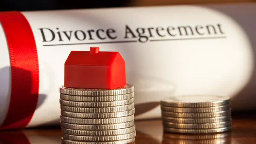 চিনের অর্থনৈতিক উত্থানের সাম্প্রতিক ইতিহাসে মহার্ঘ বিচ্ছেদের নজির বিরল নয়।