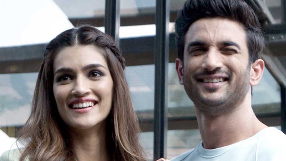 ছোট থেকেই কৃতি ছিলেন বেশ মেধাবী। অন্যদিকে সুশান্তও পড়াশোনায় ছিলেন তুখোড়। সে জন্যই কি তাঁদের ইকুয়েশন ক্লিক করে গিয়েছিল?