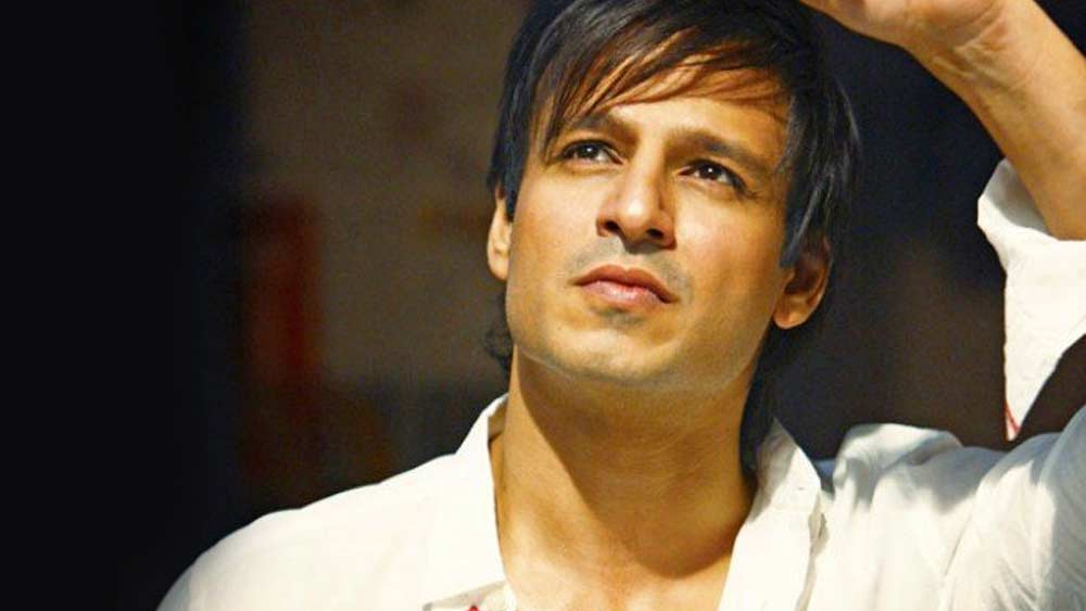 কিন্তু তার পর থেকেই বলিউডে একাধিক ব্যক্তিগত সংঘাতে জড়িয়ে পড়তে থাকেন তিনি। আস্তে আস্তে তার স্টারডমও ফিকে হতে থাকে। যত তাড়াতাড়ি তিনি উঠে এসেছিলেন আলোচনার কেন্দ্রবিন্দুতে, তার থেকেও দ্রুত হারিয়ে যান তিনি।