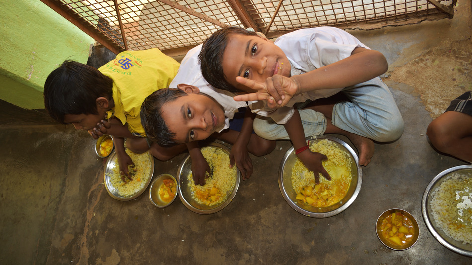 CoronaVirus in West Bengal: Sanitizer to be given to students before midday meal