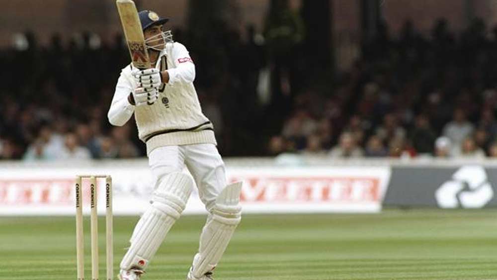 জাতীয় দলের দরজা পরের চার বছর বন্ধ ছিল সেই থেকে। ১৯৯৬ সালের ইংল্যান্ড সফরে ফের জাতীয় দলে এলেন সৌরভ। যা নিয়ে অনেক সমালোচনা হয়েছিল। বলা হয়েছিল, ইংল্যান্ড ঘুরতে যাচ্ছেন সৌরভ। কিন্তু, সেই সফরে ফের এক দিনের ক্রিকেটে দেখা গিয়েছিল তাঁকে। ২৬ মে ম্যাঞ্চেস্টারে ইংল্যান্ডের বিরুদ্ধে সেই ম্যাচে তিনে নেমে করেছিলেন ৪৬।