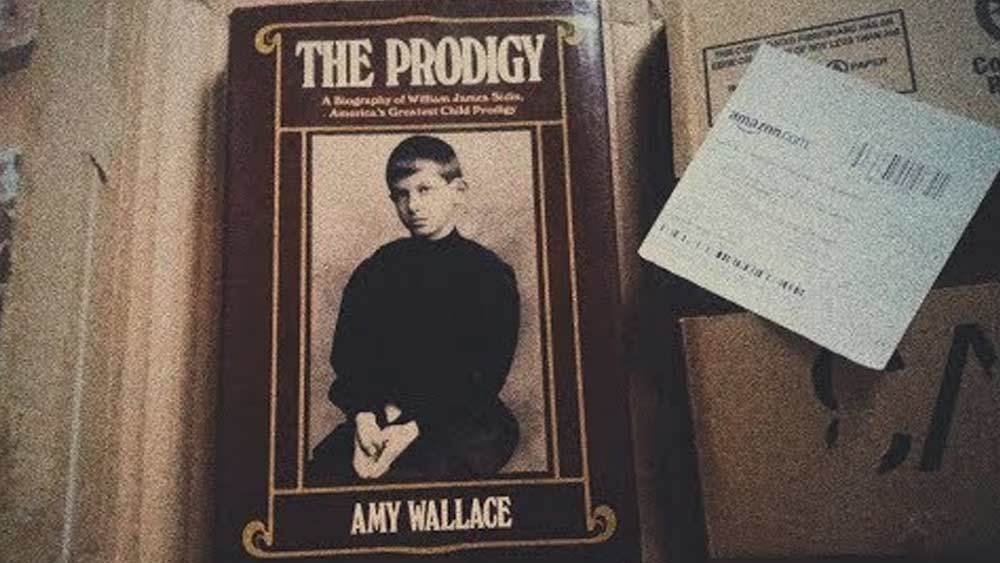 সেখানকার অধিকাংশ ছাত্র তাঁর থেকে বড় হওয়ায় তাঁকে চাকরি ছেড়ে দিতে হয়। এই সময়কালের মধ্যেই ছদ্মনামে একাধিক বই লিখেছিলেন তিনি।