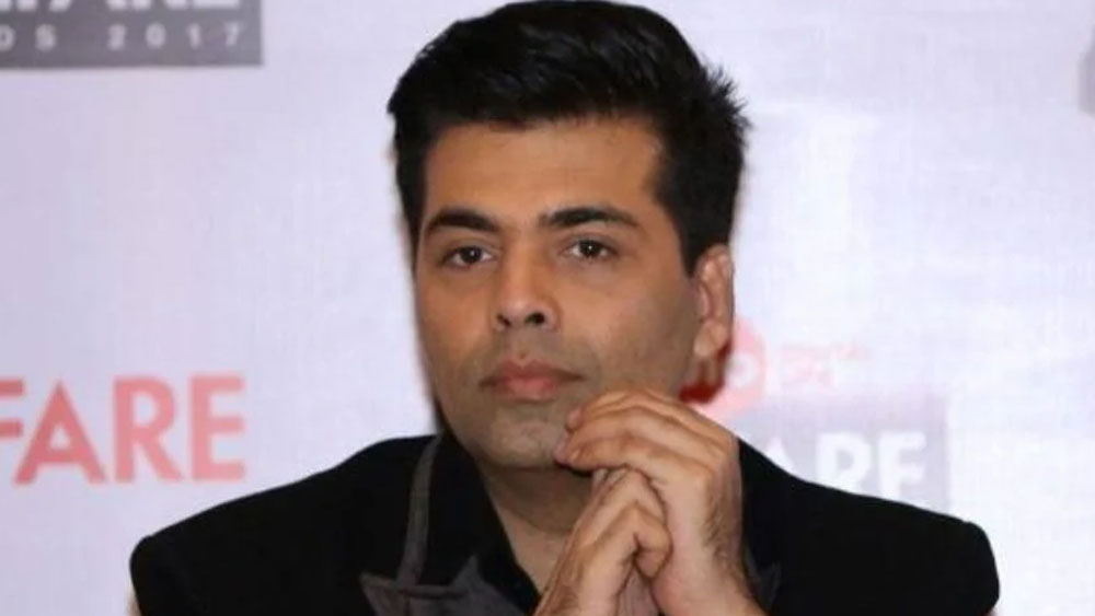 এই তালিকায় প্রথমেই নাম উঠে আসবে পরিচালক-প্রযোজক তথা অভিনেতা এবং সঞ্চালক কর্ণ জোহরের। দীর্ঘ দিন ধরেই স্বজনপোষণের অভিযোগে জেরবার কর্ণ। সুশান্তের মৃত্যুর জন্য বলিউডের দিকে যখন আঙুল উঠতে শুরু করেছে, সেই সময় সর্বপ্রথম তাঁর আচরণ নিয়েই প্রশ্ন ওঠে।