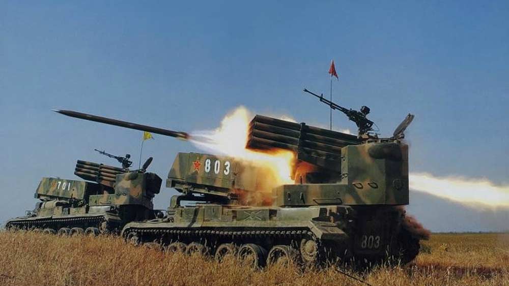 স্বল্প, মাঝারি ও দূরপাল্পার ক্ষেপণাস্ত্রগুলি ব্যবহারের জন্য ‘পিএলএ রকেট ফোর্স’ রয়েছে চিনের। ৫০ কিলোমিটার পাল্পার এইচএন-১ ক্রুজ মিসাইলের পাশাপাশি পরমাণু অস্ত্র বহনে সক্ষম একাধিক দূরপাল্লার ব্যালিস্টিক ক্ষেপণাস্ত্র রয়েছে চিনের।