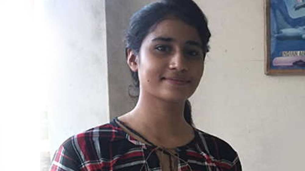 লেখাপড়ায় মেধাবী আঁচল ছিলেন দক্ষ বাস্কেটবল খেলোয়াড়ও। তাঁর বায়ুসেনার ফাইটার পাইলট হওয়ার স্বপ্ন সত্যি করার জন্য প্রথমে সায় ছিল না বাড়ির লোকেরও।