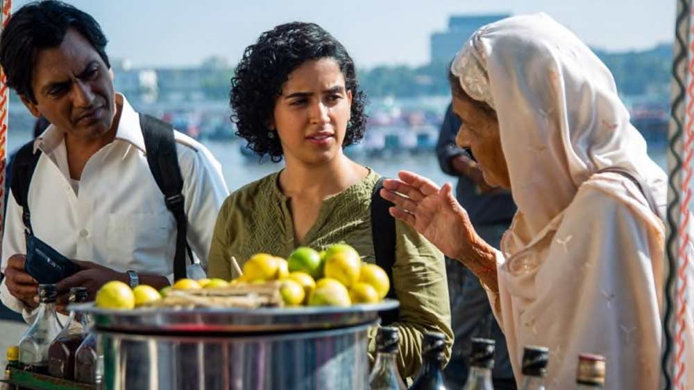 আজকের উত্তরপ্রদেশের নাম ব্রিটিশ ভারতে ছিল ‘ইউনাইটেড প্রভিন্স’। সেখানেই জৌনপুরের চকেসার গ্রামে জমিদারবংশে ১৯৩৩ সালে জন্ম ফারুখ জাফরের। বিয়ের পরে ষোড়শী ফারুখ লখনউ চলে এসেছিলেন সংসার করতে। স্নাতক হন লখনউ বিশ্ববিদ্যালয় থেকে।