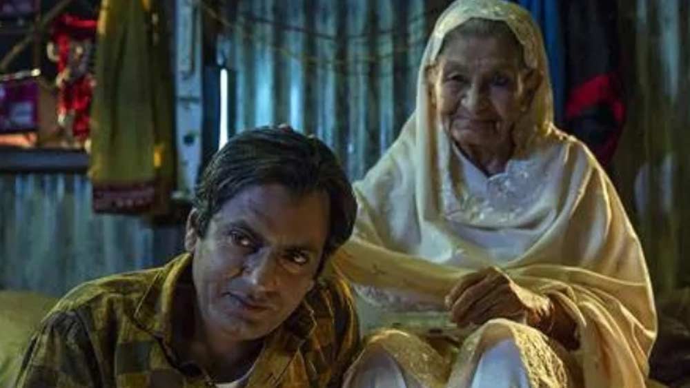 শাহরুখ-আমির-সলমন, তিন খান এবং নওয়াজুদ্দিন সিদ্দিকির সঙ্গে অভিনয় করা হয়ে গিয়েছিল। বাকি ছিলেন বিগ বি। সে সাধও পূর্ণ হল এ বার। অডিশনের জন্য মায়ের অভিনয়ের ভিডিয়ো ক্লিপ সুজিত সরকার ও জুহি চতুর্বেদীকে পাঠিয়েছিলেন মহরু।