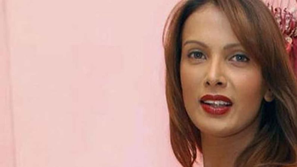 পুলিশ জানিয়েছে, সেখানে শেষ লেখায় বিবেকা লিখেছিলেন, ‘তুমি আমায় মেরে ফেলেছ, গৌতম বোহরা’। শেয়ার ব্যবসায়ী গৌতমের সঙ্গে ঘনিষ্ঠ সম্পর্ক ছিল বিবেকার।