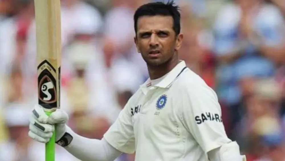 টেস্টে কখনও কখনও বল খেলা রান করার চেয়েও বেশি গুরুত্বপূর্ণ হয়ে ওঠা। যা তিনি করেছেন বহু বার। বোলারদের ক্লান্ত করে দিয়ে পরের দিকের ব্যাটসম্যানদের কাজ সহজ করে তুলেছেন। কখনও নিজের জন্য খেলেননি, নব্বইয়ের ঘরে গিয়ে আটকে থাকেননি। তবে দক্ষিণ আফ্রিকায় দ্রাবিড়ের পারফরম্যান্স প্রত্যাশিত মানের নয়।