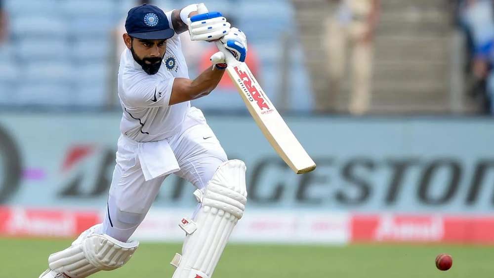 একমাত্র বাংলাদেশ ছাড়া বিশ্বের সর্বত্র টেস্টে সেঞ্চুরি করেছেন কোহালি। টেস্টে ভারতীয়দের মধ্যে সবচেয়ে বেশি ডাবল সেঞ্চুরি রয়েছে তাঁর। সচিনের যেখানে ২০০ টেস্টে রয়েছে ছয়টি দ্বিশতরান, সেখানে এর মধ্যেই সাত বার দুশোর গণ্ডি টপকেছেন কোহালি। ক্রিকেটমহলের চর্চা অনুসারে সচিনের রেকর্ড তাঁর ব্যাটেই ভাঙতে পারে বলে মনে করা হচ্ছে।