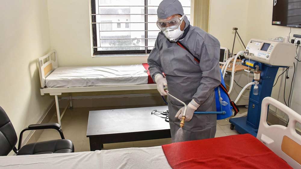 প্রথম থেকেই পরীক্ষার উপর জোর দিয়েছেন শৈলজা। রাজ্যের সব মেডিক্যাল কলেজে ৫০০ করে শয্যা তিনি আলাদা রাখতে বলেছিলেন কোভিড সংক্রমিত রোগীদের জন্য। পরীক্ষার ফল যাতে ৪৮ ঘণ্টার মধ্যে পাওয়া যায়, সে দিকেও কড়া নজর ছিল শৈলজার।