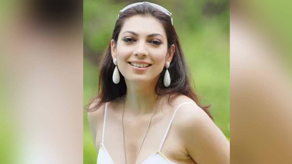 ২০০৩-এ মুক্তিপ্রাপ্ত ‘মার্কেট’ ছবিতেও যুক্তার অভিনয় করার কথা ছিল। কিন্তু শেষ অবধি দুর্ঘটনায় আহত হওয়ার কারণে বাদ পড়েন। কোনও অজ্ঞাত কারণে পরের বছর তাঁকে বাদ দেওয়া হয় ‘ইনসাফ: দ্য জাস্টিস’ ছবি থেকেও।