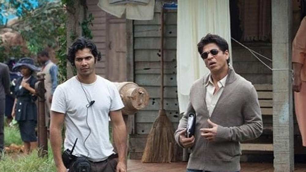 বরুণ ধবনের বাবা ডেভিড ধবন নামী পরিচালক। ২০১০ সালে বরুণ প্রথম সহ পরিচালকের ভূমিকায় কাজ করেন কর্ণ জোহরের পরিচালনায় ‘মাই নেম ইজ খান’ ছবিতে।