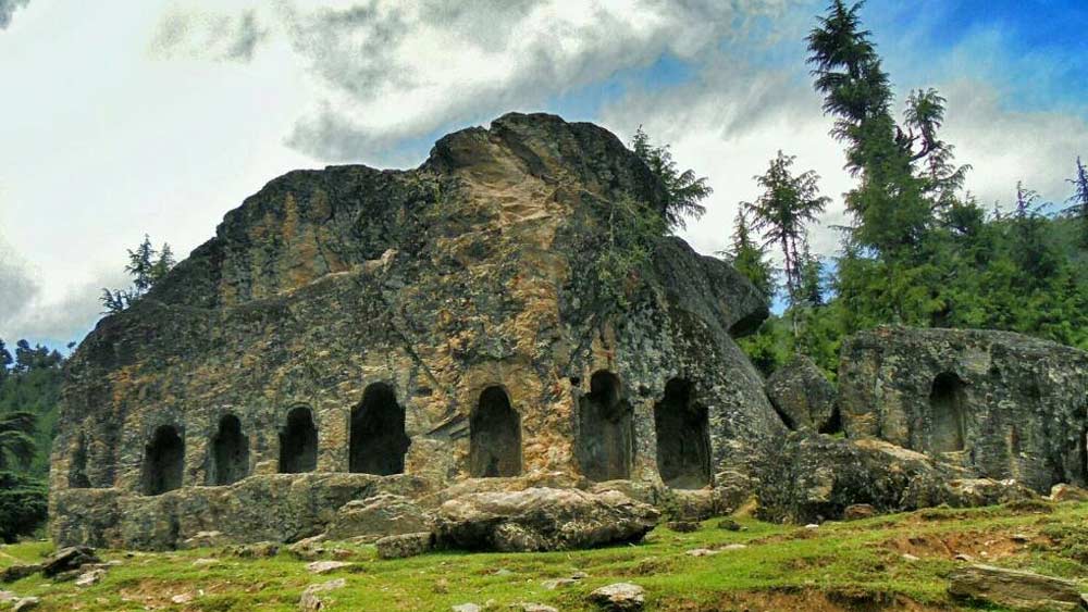 ঐতিহাসিক কোনও প্রমাণ না পাওয়া গেলেও এই গুহা যে খনিজ সম্পদে ভরপুর, সে বিষয়ে নিশ্চিত মার্কিন অনুসন্ধানকারী দম্পতি। পাশাপাশি, বহু দিন ধরে সন্দেহ ছিল, এই গুহাপথে হয়তো জঙ্গিরা ভারতে প্রবেশ করে বাইরের দেশ থেকে। কিন্তু সাম্প্রতিক এই অনুসন্ধান সেই আশঙ্কাও কার্যত দূর করেছে।