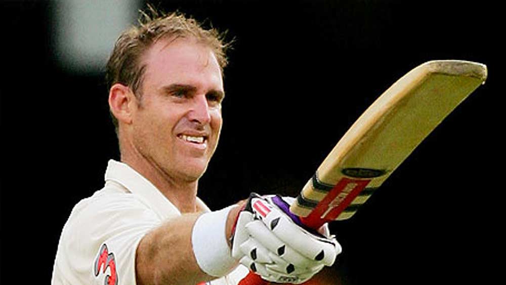 ম্যাথু হেডেন হবেন সহবাগের সঙ্গী। ১০৩ টেস্টে ৫০.৭৩ গড়ে ৮৬২৫ রান, ৩০ সেঞ্চুরি, ২৯ হাফ-সেঞ্চুরি করেছেন তিনি। একসময় তাঁর করা ৩৮০ রান ছিল টেস্টের সর্বাধিক স্কোর। সহবাগের মতো বাঁহাতি অজিও আক্রমণাত্মক ওপেনার। বড় ইনিংস খেলার ক্ষমতা ধরেন। ডানহাতি-বাঁহাতি জুটিতে ওপেনিং বিপক্ষ বোলারদের চাপে রাখবে।