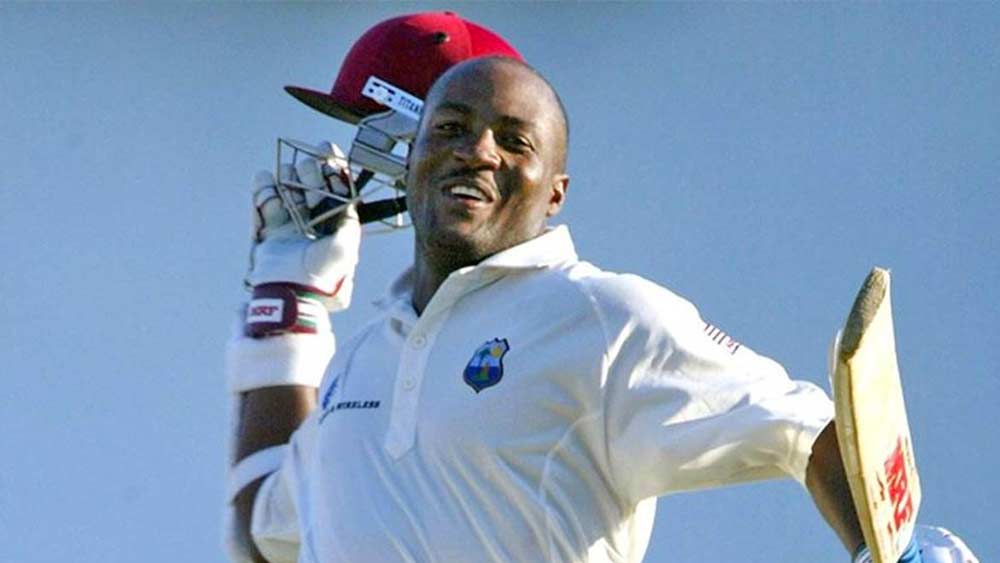 পাঁচে ত্রিনিদাদের রাজপুত্র ব্রায়ান লারা। ১৩১ টেস্টে ৫২.৮৮ গড়ে ১১৯৫৩ রান, ৩৪ সেঞ্চুরি, ৪৮ হাফ-সেঞ্চুরির মালিক তিনি। স্ট্রাইক রেট ৬০.৫১। টেস্টে কোনও ইনিংসে সর্বাধিক রানের রেকর্ড তাঁরই। অপরাজিত ৪০০ রানের সেই ইনিংসে প্রতিফলিত লারার জিনিয়াস।