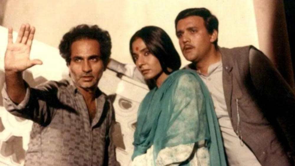 এর পর আরও কিছু ছবিতে ছোটখাটো ভূমিকায় অভিনয় করেছেন তিনি। তবে পরিচিতি পান ছোট পর্দা থেকে। সে সময় রমেশ সিপ্পি একটি ধারাবাহিক তৈরি করছিলেন। নাম, ‘বুনিয়াদ’। ভারতীয় দূরদর্শনের ইতিহাসে মাইলফলক ধারাবাহিক। সেখানে মুখ্য ভূমিকায় অভিনয় করেছিলেন আলোক নাথ।