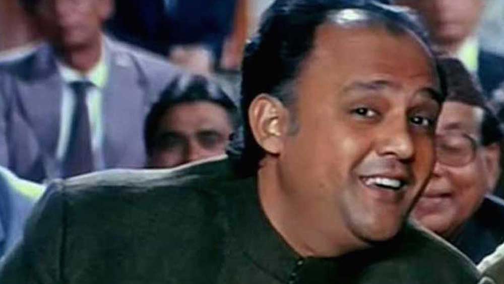 ১৯৮৭ সালে মুক্তি পাওয়া ‘কামাগ্নি’ ছিল সেই সময়ের তুলনায় অনেকটাই এগিয়ে। কিন্তু বক্স অফিসে এই ছবি মুখ থুবড়ে পড়ে। সেইসঙ্গে আলোক নাথের নায়ক হওয়ার স্বপ্নও। এর পর তাঁর কাছে ‘কয়ামত সে কয়ামত তক’ ছবির অফার আসে।