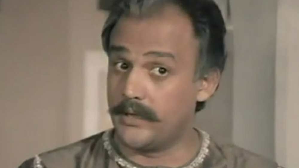 নায়ক নায়িকার পাশাপাশি চিত্রনাট্যে দর্শকদের কুর্নিশ আদায় করে নিতেন আলোক নাথও। স্বাদ বদলানোর জন্য তিনি অভিনয় করেছেন খলনায়কের চরিত্রেও। ‘বোল রাধা বোল’ এবং ‘বিনাশক’ ছবিতে তাঁকে দেখা গিয়েছে নেগেটিভ ভূমিকাতে। কিন্তু নায়ক নায়িকার বাবা হিসেবে যে সুনাম তিনি পেয়েছেন, তা খলনায়ক হিসেবে পাননি।