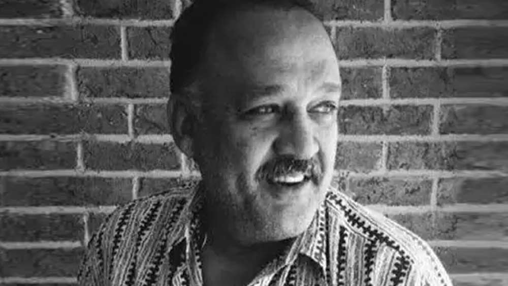 ফলে একটা সময়ে অলোক নাথ স্থায়ী হয়ে যান স্নেহময় বাবা-র চরিত্রেই। কোনওরকম পরীক্ষানিরীক্ষা ছাড়াই এগোতে থাকে কেরিয়ার। তবে ভাটা পড়েনি জনপ্রিয়তা এবং ছবির অফারে।