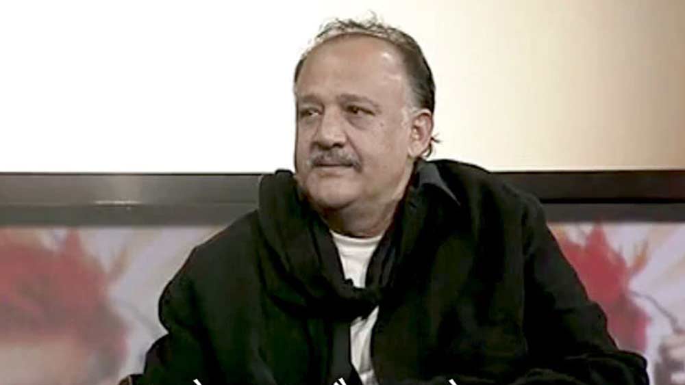 সবাইকে অবাক করে দিয়ে কাঠগড়ায় দাঁড় করানো হল আলোক নাথকেও। তাঁর বিরুদ্ধে পুরনো অভিযোগ নতুন করে আনলেন বিনতা নন্দা। আগে যতটাই উপেক্ষিত ছিলেন, মি-টু স্রোতে ততটাই গুরুত্ব পেলেন তিনি।