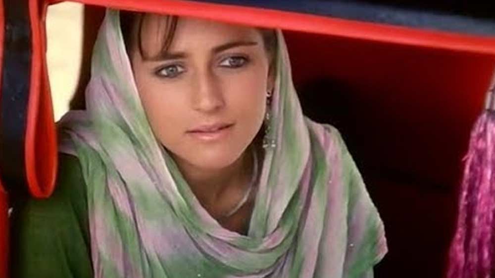 বলিউডের ছবিতে প্রথম মুখ্য ভূমিকায় সঞ্জনা অভিনয় করেন ১৯৮৯-এ, ‘হিরো হীরালাল’-এ। বক্স অফিসে সফল হয়েছিল ছবিটি।