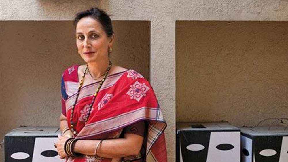 সঞ্জনার প্রথম স্বামী ছিলেন আদিত্য ভট্টাচার্য। ‘রাখ’ ও ‘মাণ্ডি’ ছবির পরিচালক ও চিত্রনাট্যকার আদিত্য হলেন প্রয়াত পরিচালক বাসু ভট্টাচার্যর ছেলে।