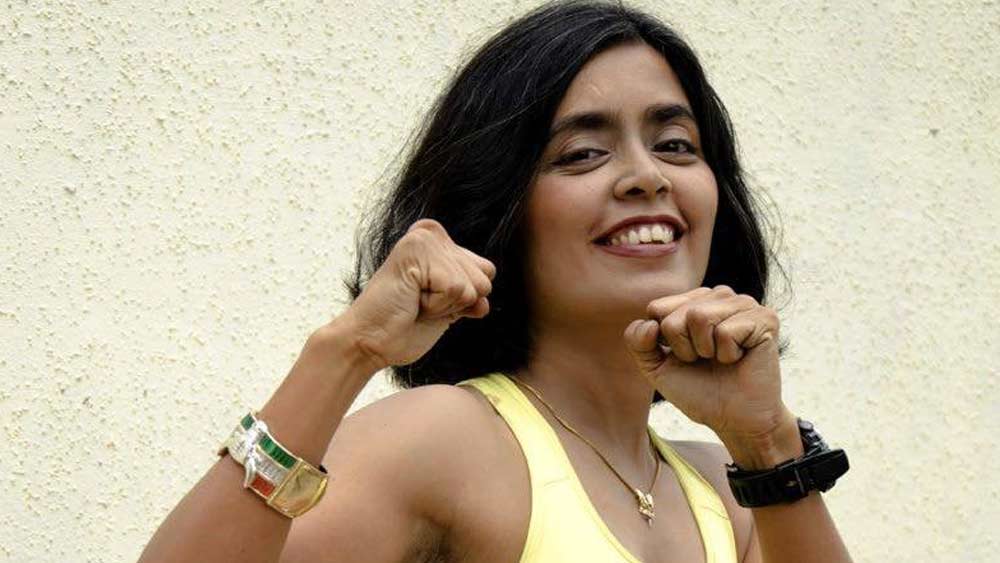 সীমা নিজে বক্সিং, তাইকোন্ডো, ফায়ারফাইটিং, রাইফেল শুটিং-এর প্রশিক্ষণ নিয়েছেন। স্নাতক স্তরে পড়াকালীন তাইকোন্ডোতে ব্ল্যাক বেল্ট পান।