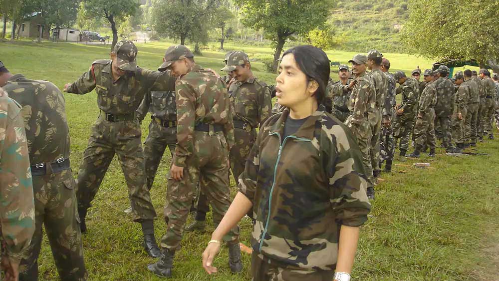 ভারতীয় বায়ুসেনায় প্যারা উইংস-এর প্রশিক্ষণ নিয়েছেন সীমা। আর্মি মাউন্টেনিয়ারিং ইনস্টিটিউট-এর কমব্যাট শুটিং ইনস্ট্রাকটর হিসেবেও কাজ করেছেন।