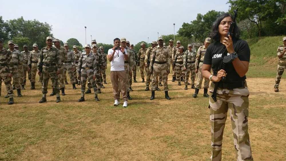 স্বামী দীপকের সঙ্গে শুটিংয়ের একটি নতুন পদ্ধতি আবিষ্কার করেছেন সীমা। নতুন এই পদ্ধতিটির নাম— ‘দ্য রাও সিস্টেম অব রিফ্লেক্স ফায়ার’। তাঁদের এই পদ্ধতি মূলত ক্লোজ কোয়ার্টার কমব্যাট-এর জন্য। ক্লোজ কোয়ার্টার কমব্যাট হল খুব কাছ থেকে শত্রুকে নিখুঁত ভাবে খতম করা এবং কোনও রকম সময় নষ্ট না করেই।