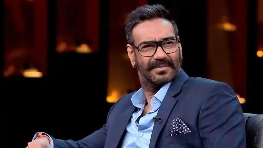 বলিউডে গুঞ্জন, অজয় দেবগনের সঙ্গে কর্ণর কখনও খাপ খায় না। পরস্পরকে এড়িয়ে চলেন তাঁরা। তাই কর্ণের ছবিতে কখনই দেখা যায়নি অজয়কে। এও বলা হয়, কর্ণের ছবির স্ক্রিপ্ট অজয়ের খুব একটা পছন্দ হয় না। কিন্তু এতো গেল অজয়ের কথা। কিন্তু কাজলের সঙ্গে কর্ণর ঝামেলাটা কোথায়?