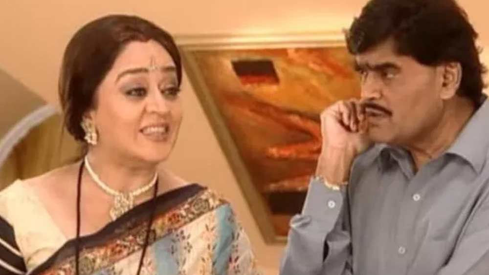 একতা কপূরের প্রযোজনায় ‘হম পাঁচ’ সিরিয়ালে অশোক সরাফের স্ত্রীর ভূমিকায় বিপুল জনপ্রয়িতা পান সোমা আনন্দ। এই সিরিয়াল এবং এর প্রতিটি চরিত্র ভারতীয় টেলিভিশন মহলে মাইলফলক হয়ে রয়েছে।