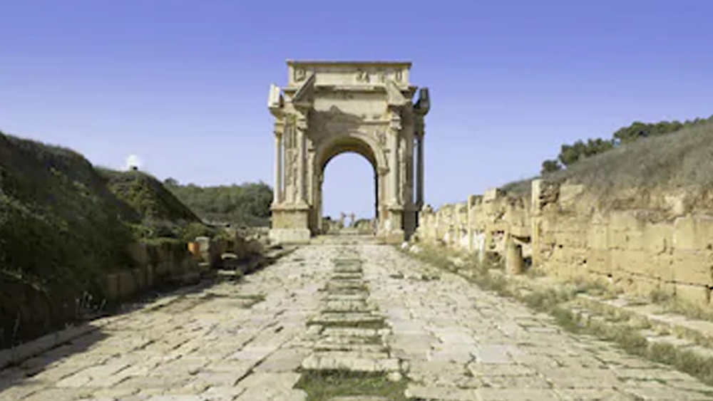 মানচিত্র দেখে গবেষকদের মত, এই শহর তৈরির আগেই মাটির নীচে বিস্তার করা হয়েছিল পানীয় জলের পাইপ। তার উপর ধীরে ধীরে তৈরি হয়েছিল পুরো জনপদ। কিন্তু প্রাচীন রোমের অন্য শহরে খননে ধরা পড়েছে, শহরের রাজপথের উপরেই জলের পাইপের অস্তিত্ব।