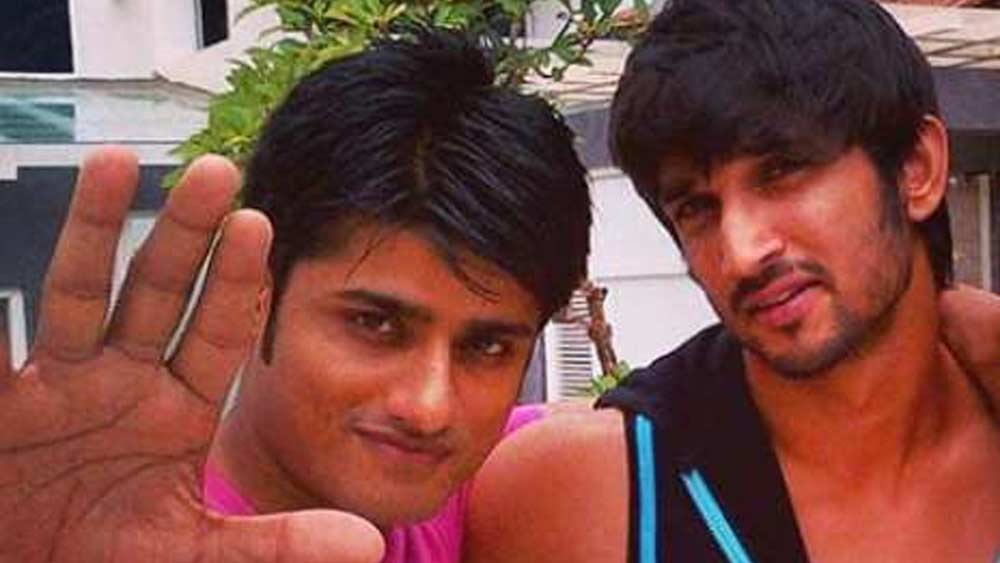 নীলোৎপলের অভিযোগের তির সুশান্তের আর এক ঘনিষ্ঠ বন্ধু সন্দীপের দিকে। সুশান্ত যে সময়ে তারকা হননি, সেই সময় থেকে তাঁর খুব কাছের বন্ধু সন্দীপ সিংহ। সন্দীপ প্রথমে সাংবাদিক ছিলেন। তার পর প্রোডিউসার হিসেবে যোগ দেন। কাজ করতেন সঞ্জয় লীলা ভন্সালীর সঙ্গে।