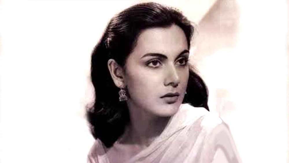 প্রিয়ার জন্ম ১৯৩৬-এর ৩০ ডিসেম্বর। জন্মগত নাম ছিল ভিরা সুন্দর সিংহ। তাঁর বাবা ছিলেন বন দফতরের গুরুত্বপূর্ণ পদে কর্মরত। সিমলায় পাহাড়ের কোলে দুই ভাইয়ের সঙ্গে বড় হয়েছিলেন ভিরা।